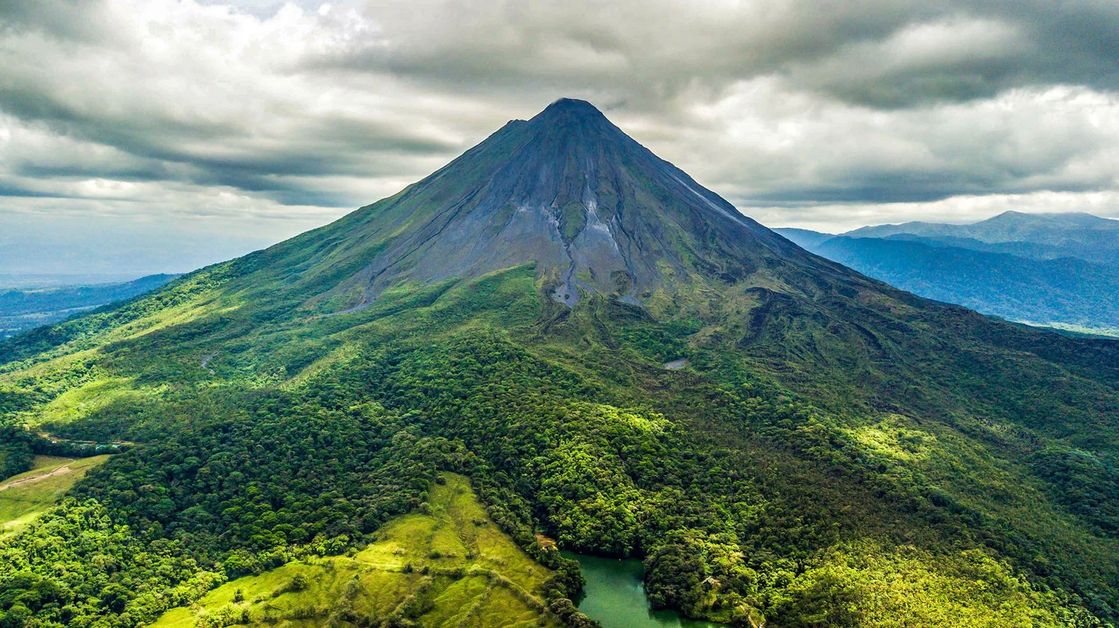 Arenal Volcano — La Fortuna -Private transfer San Jose Airport to La Fortuna Arenal — 1